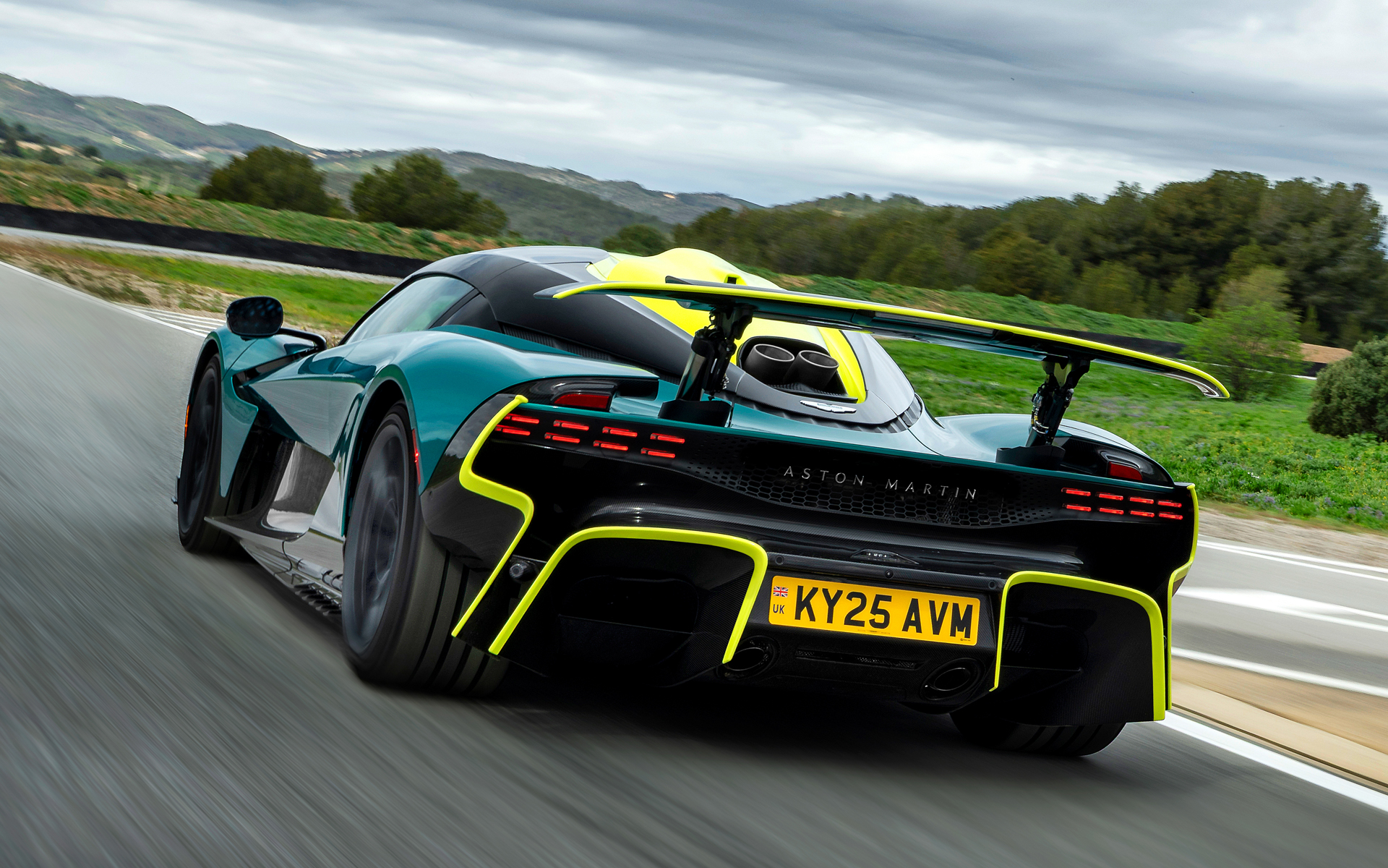 サーキット走行も実施