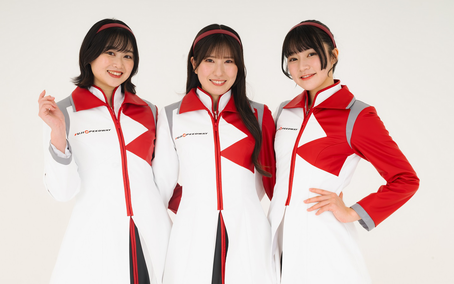 2025年のクレインズ（左から葵木ひなさん、星乃由宇さん、香月まひろさん）