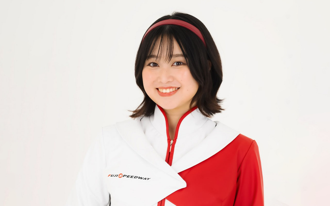 誕生日は10月6日。身長163cm。趣味は魚釣り、乗馬、魚をさばくこと、シュノーケリング。特技は料理、スイーツ作り、鶏をさばくこと、テニス