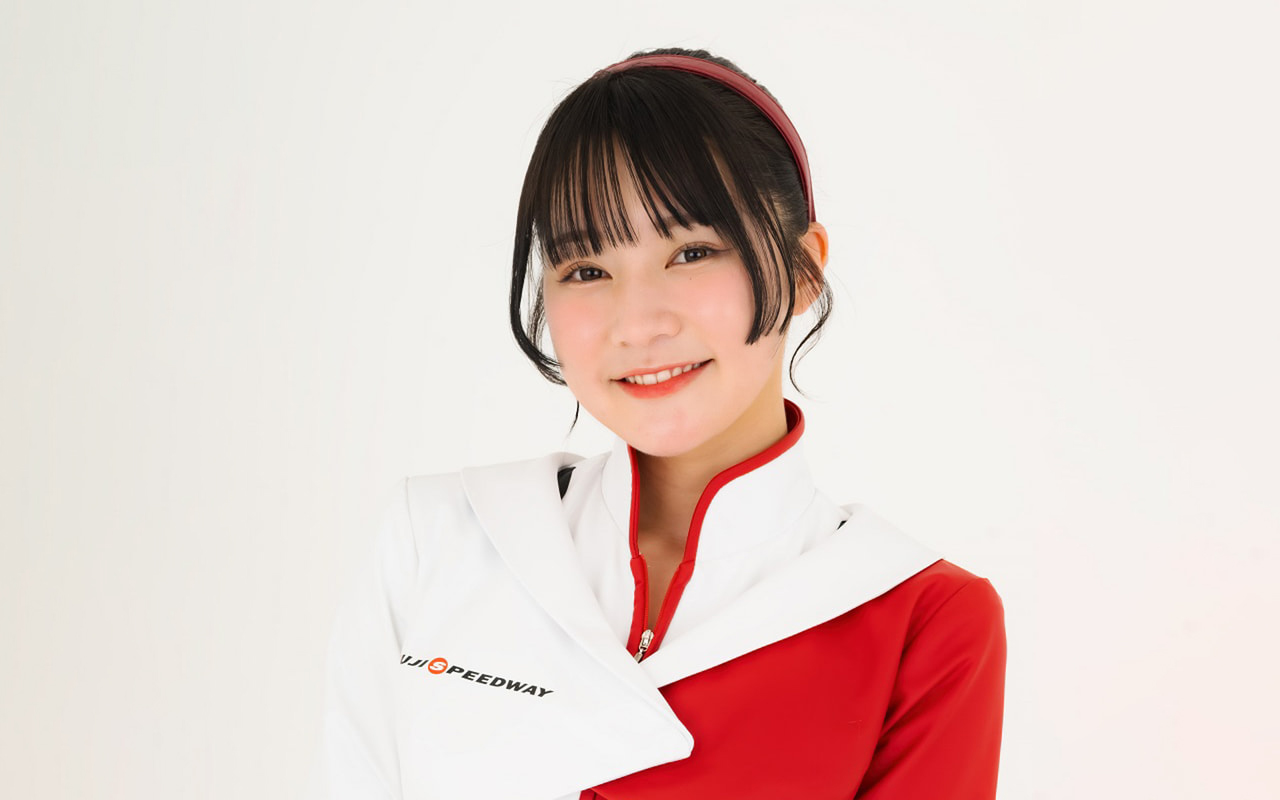 誕生日は4月10日。身長160cm。趣味はアニメ鑑賞、コスプレ、旅行。特技はダンス、身体が柔らかいこと