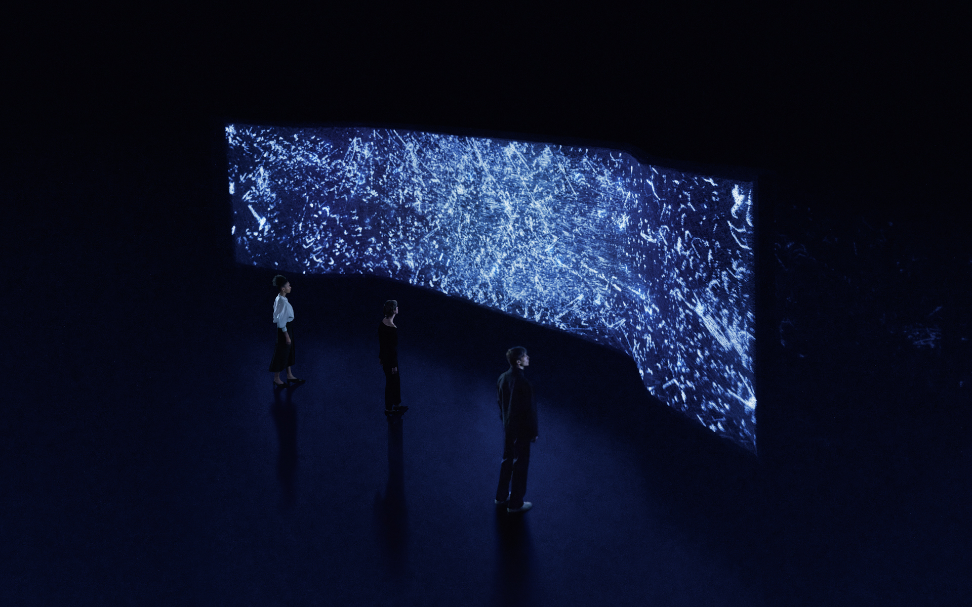 高さ3m、幅10m、奥行き4mの巨大スクリーン