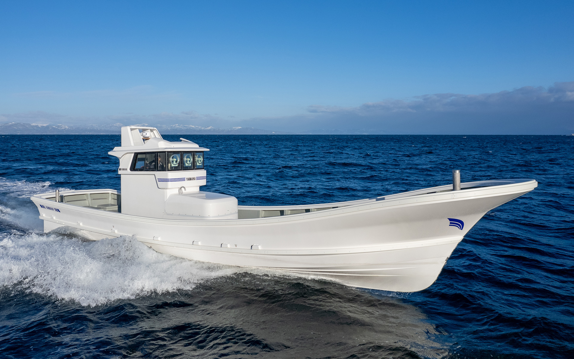 ヤマハ発動機が34年ぶりにフルモデルチェンジした新モデルの漁船「DY-48I-0A」