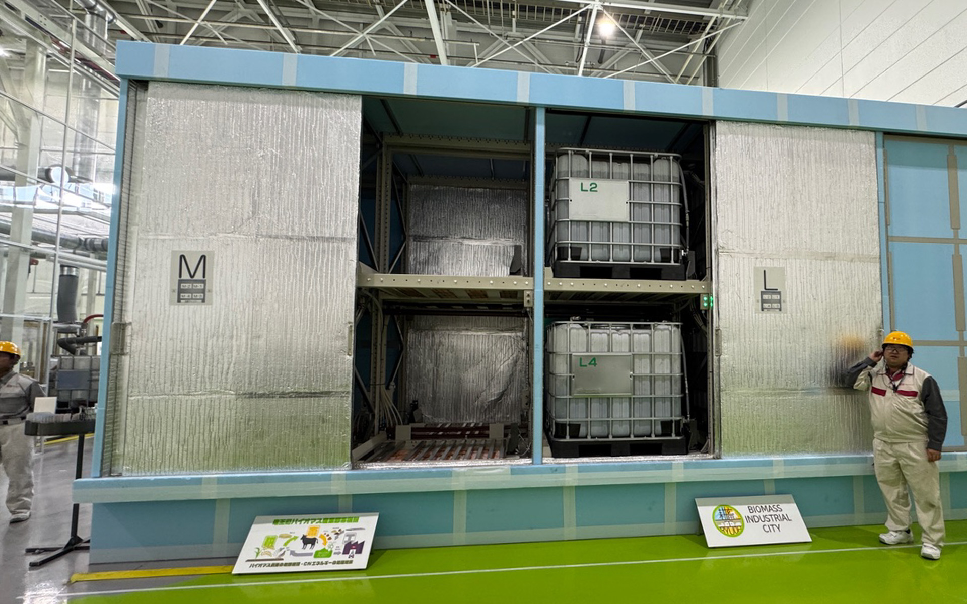 こちらは発酵槽。1つに600kgが入っており、37度で14日間寝かされます。その間、混ぜたりする必要はなく、夏場は保温装置も必要なくなるとのことで、そうしたところもエコですね