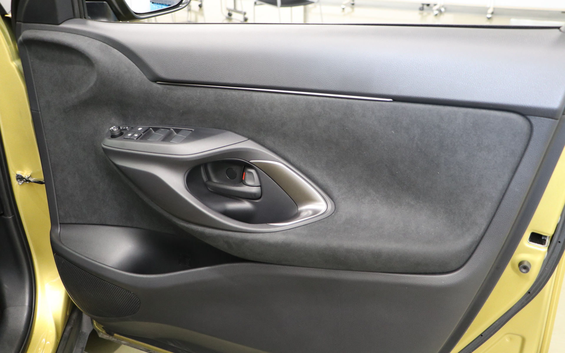 アップグレード後のフロントドアトリム表皮＆インナーガーニッシュ