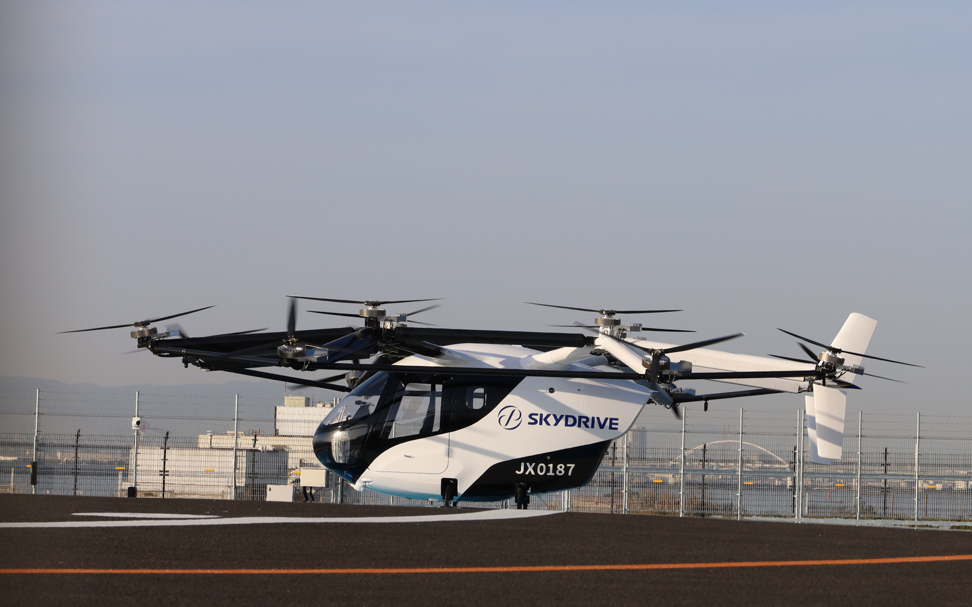 実際にフライトを披露した空飛ぶクルマの実機「SkyDrive式SD-05型」