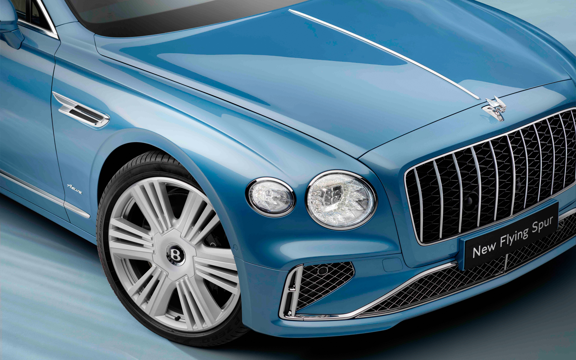 アズール専用の22インチホイールを履く