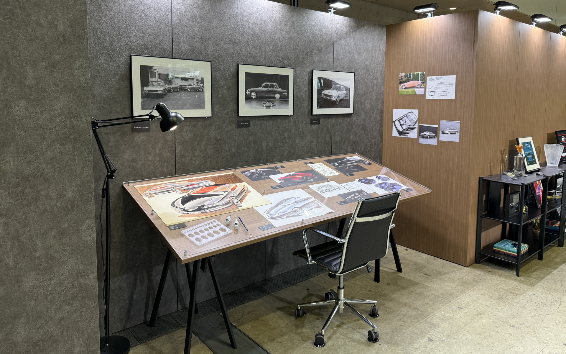 デザインスケッチなどの展示も