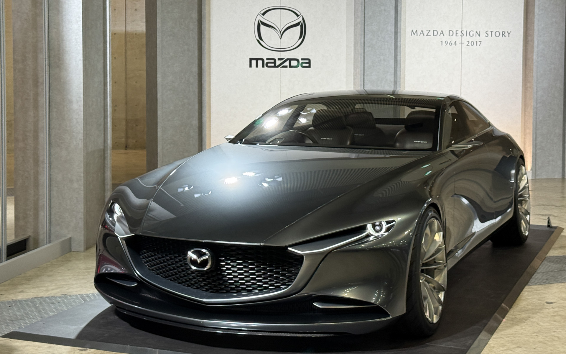 現在の「魂動」デザインを象徴する「マツダ VISION COUPE」
