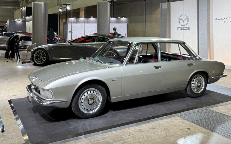 マツダ、初代「ルーチェ」の試作モデル公開 ジウジアーロ氏が手掛けた