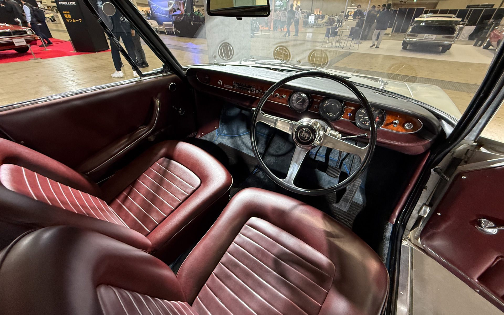 「S8P」のインテリア