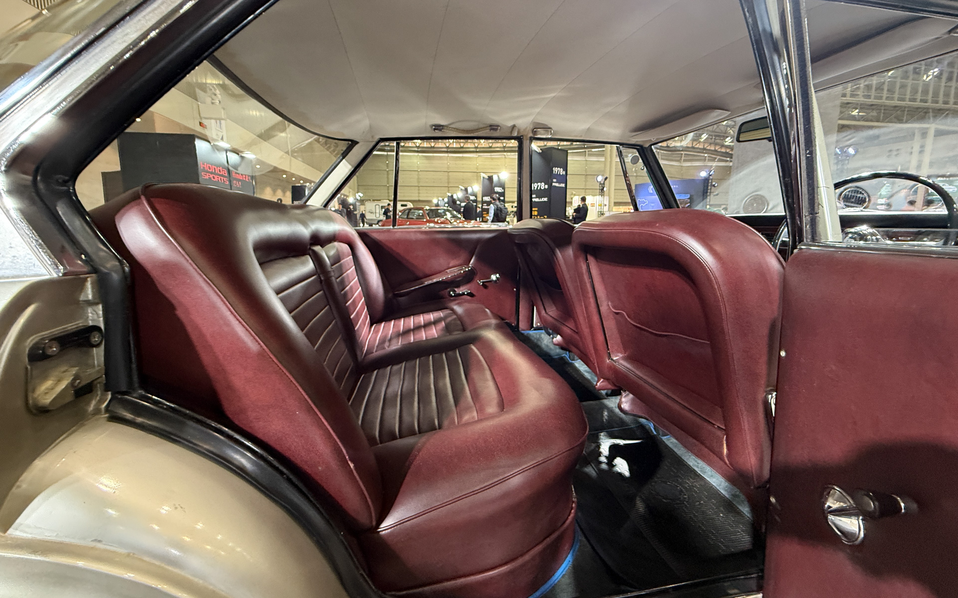 「S8P」のインテリア