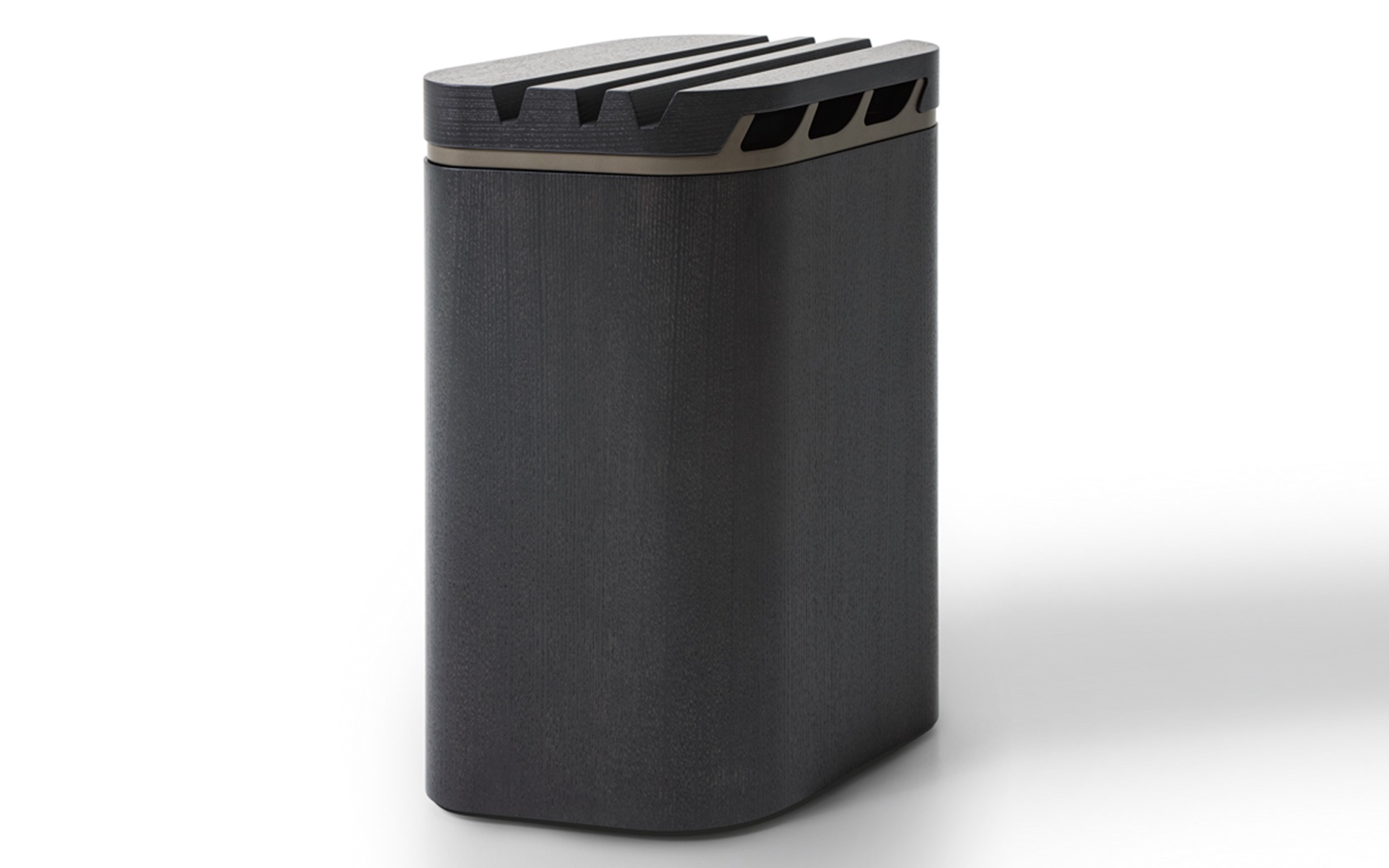 「Sibilia（シビリア）」：縦の構造を通じて、風が奏でる音を連想させるコーヒーテーブル