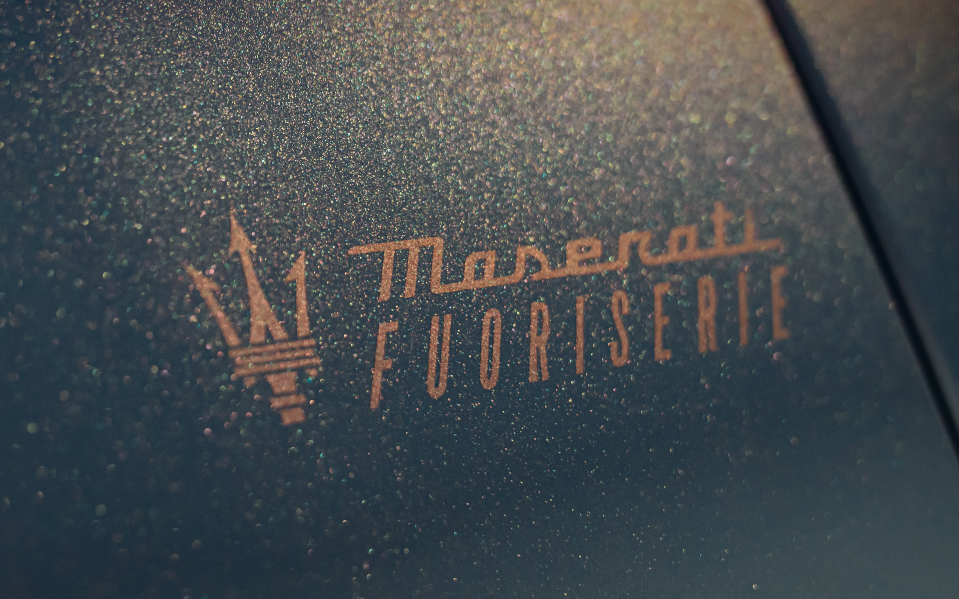 オフィチーネ・フォーリセリエで仕上げられた特注モデル