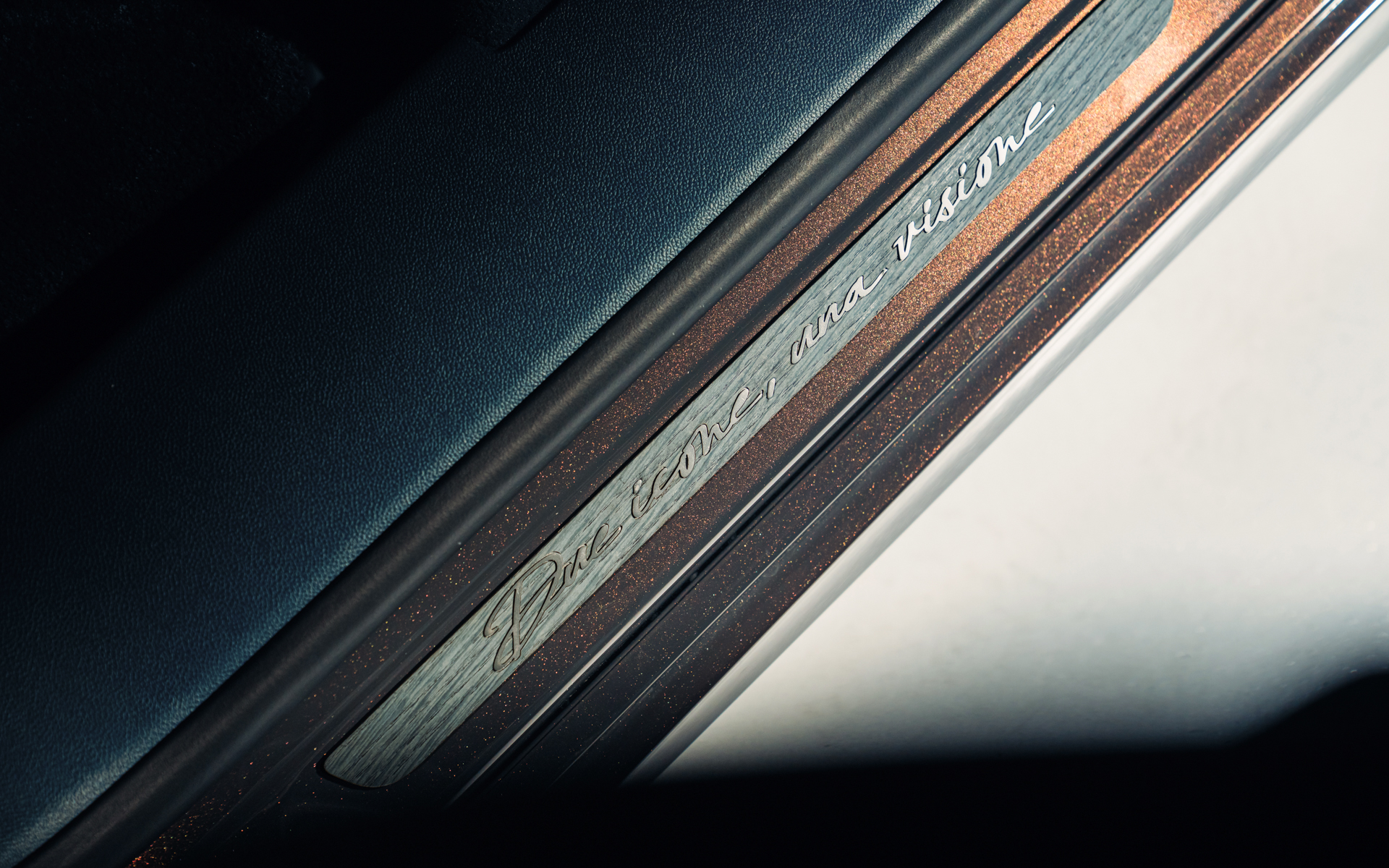 ステンレスとウッドを組み合わせたドアシル