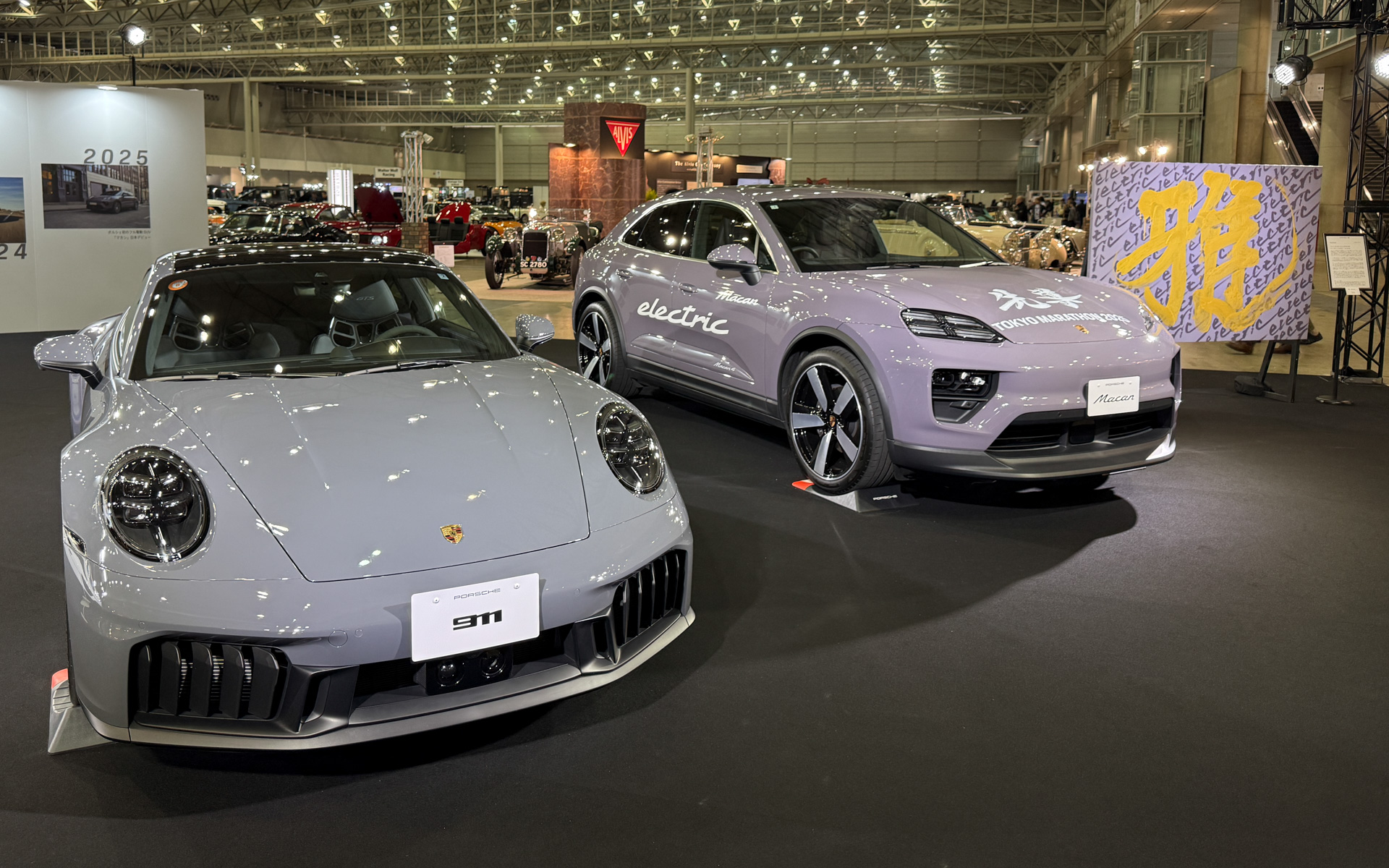新型「911 カレラ GTS」や新型「マカン」といった電動化モデルを展示