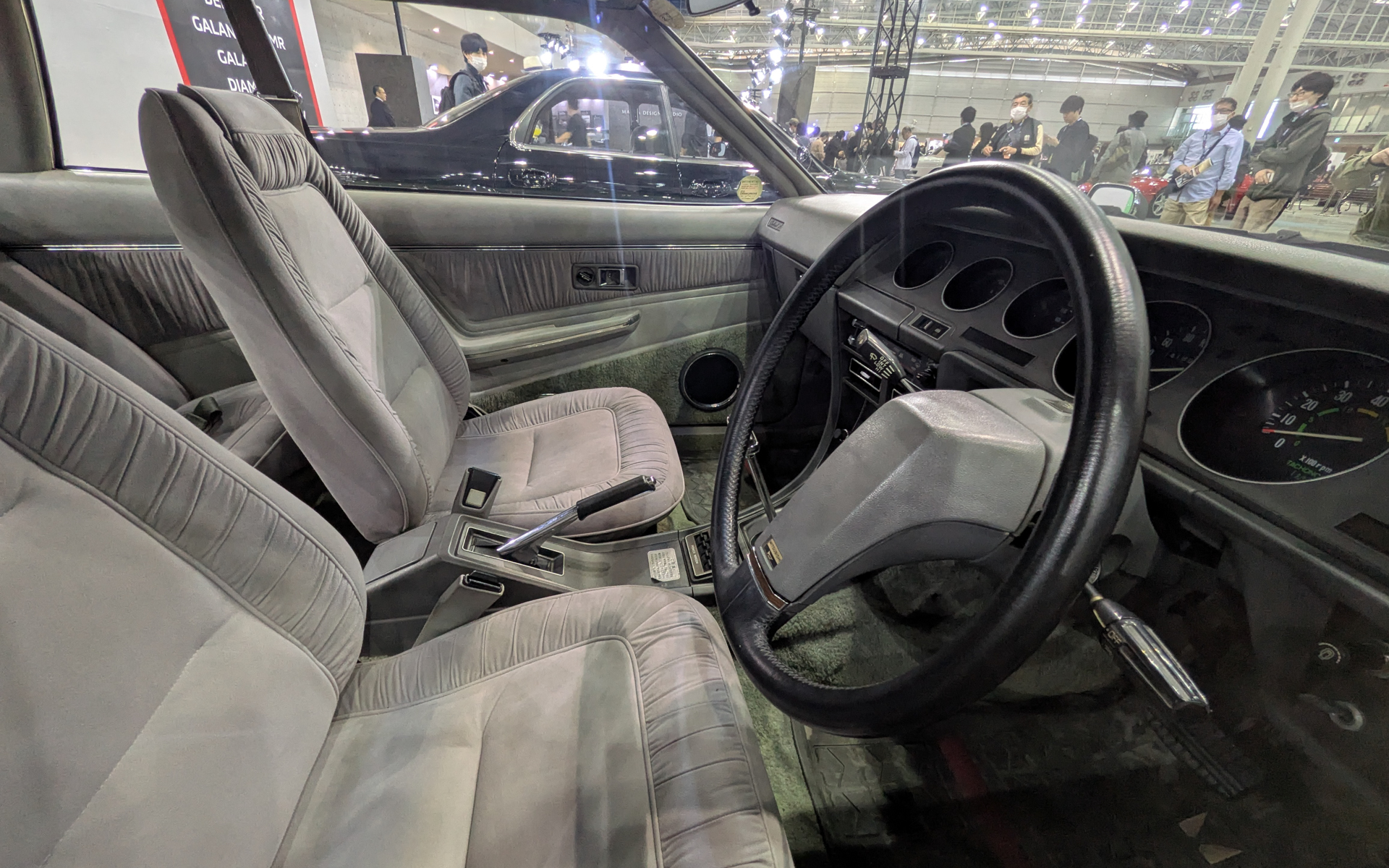 ステアリングは1本スポーク！