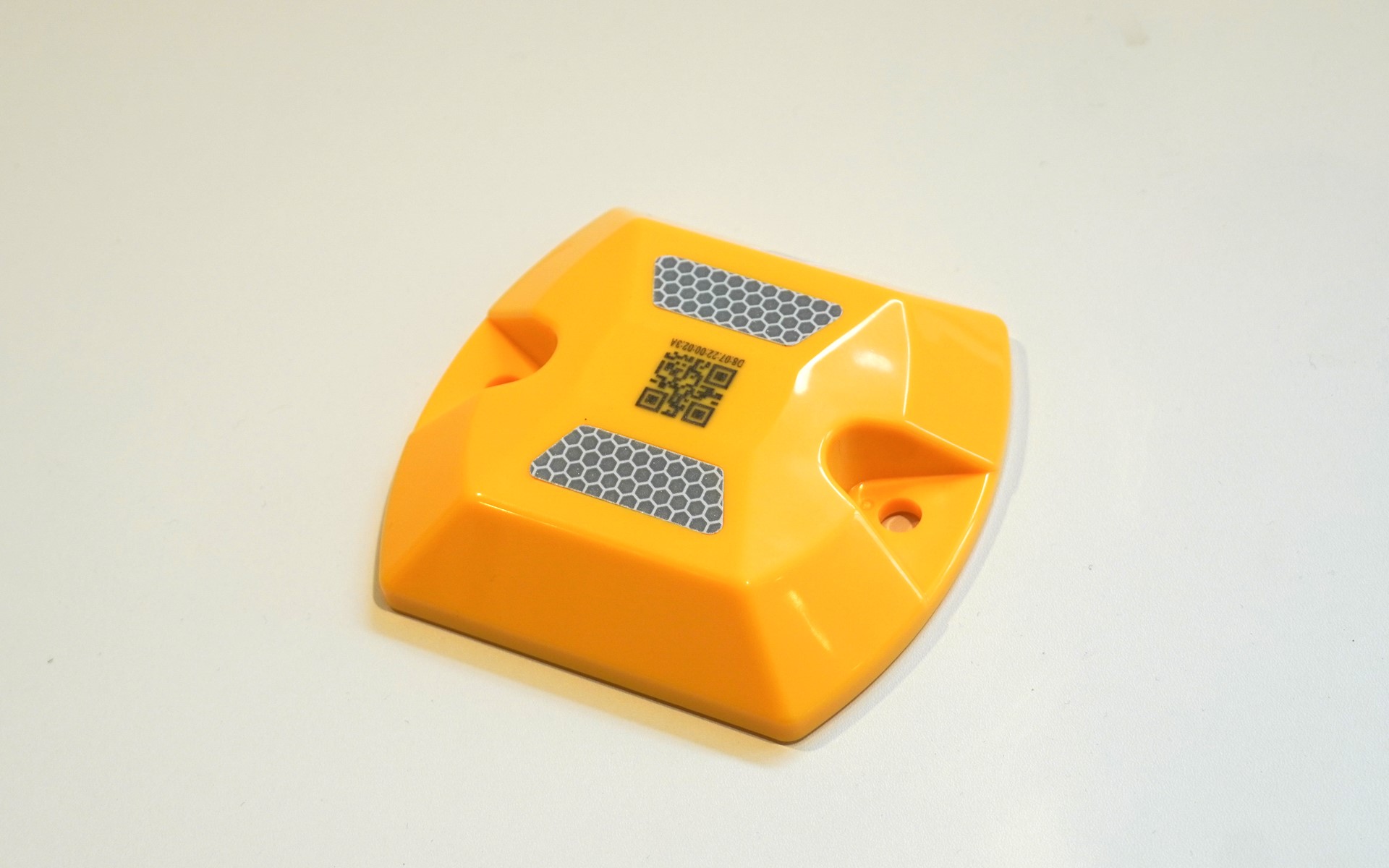 ビーコン機器。地面に固定して使う