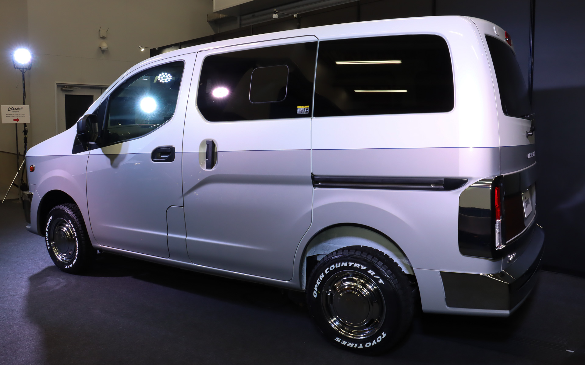 ソノバは、自由に生きることや青い海と青い空と共生することを夢見る若者たちが、世界中から集まるカリフォルニアのビーチの世界観をイメージしたモデル