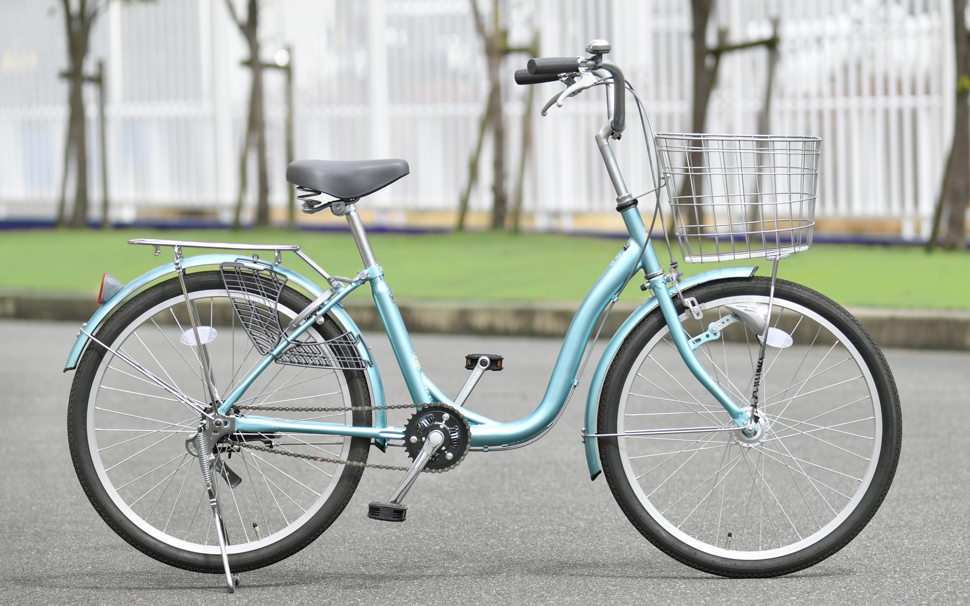 リロダ搭載自転車（撮影のためチェーンカバーを外した状態）