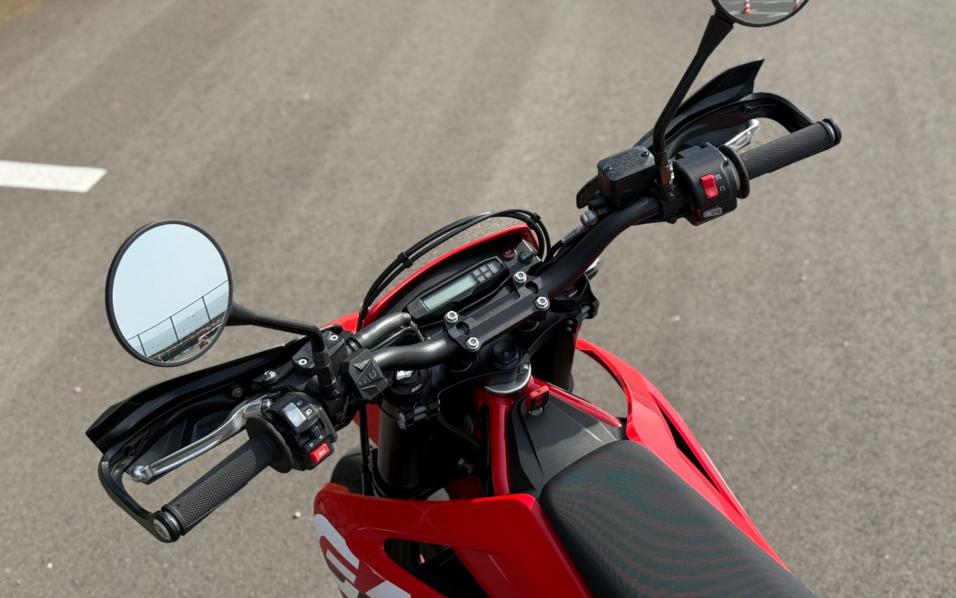 GASGASのスーパーモトモデル「SM700」