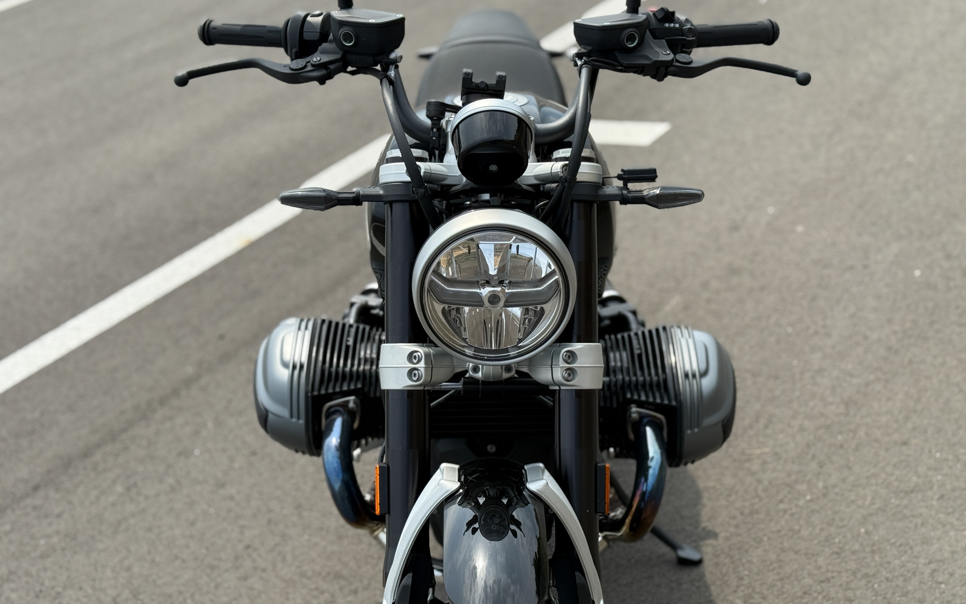 BMW Motorrad「R12」