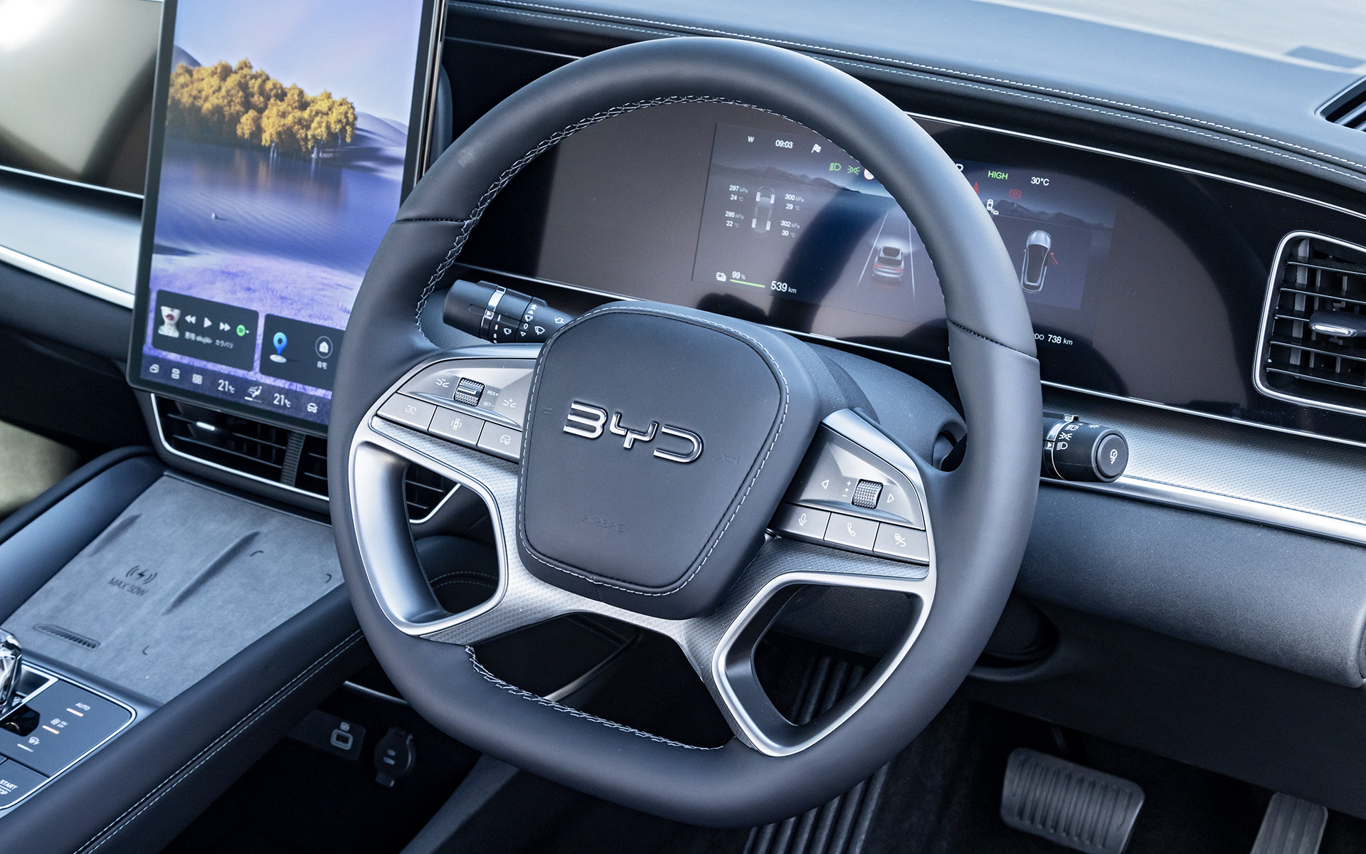 ステアリングの品質感も高い