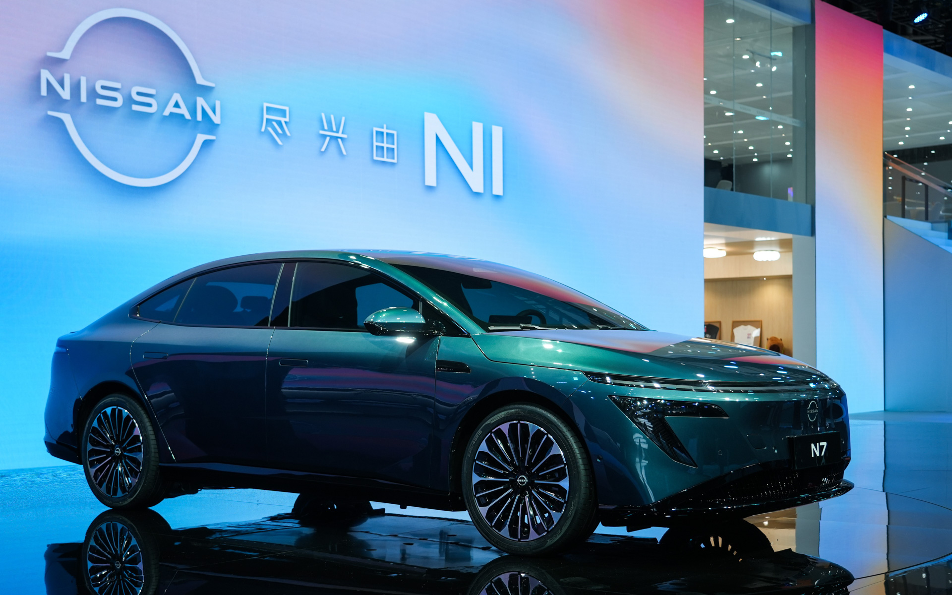 中国で4月末に発売予定のEV（電気自動車）ミッドサイズセダン「N7」