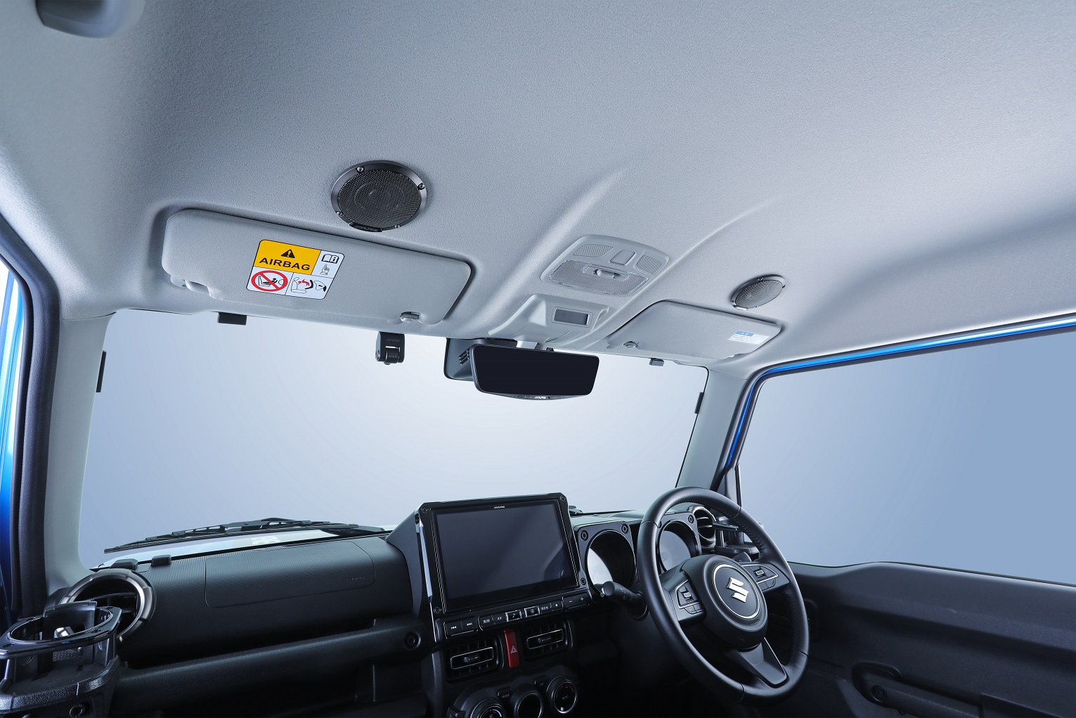 ルーフスピーカーを採用