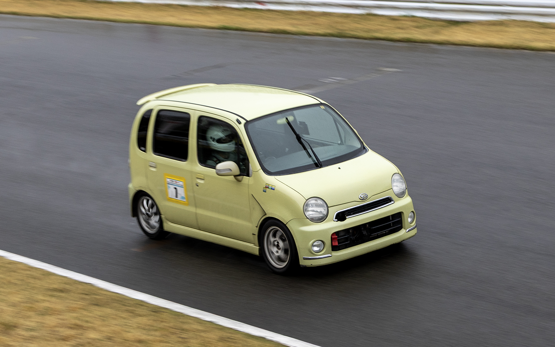 かわいらしい外観だが走ると速い