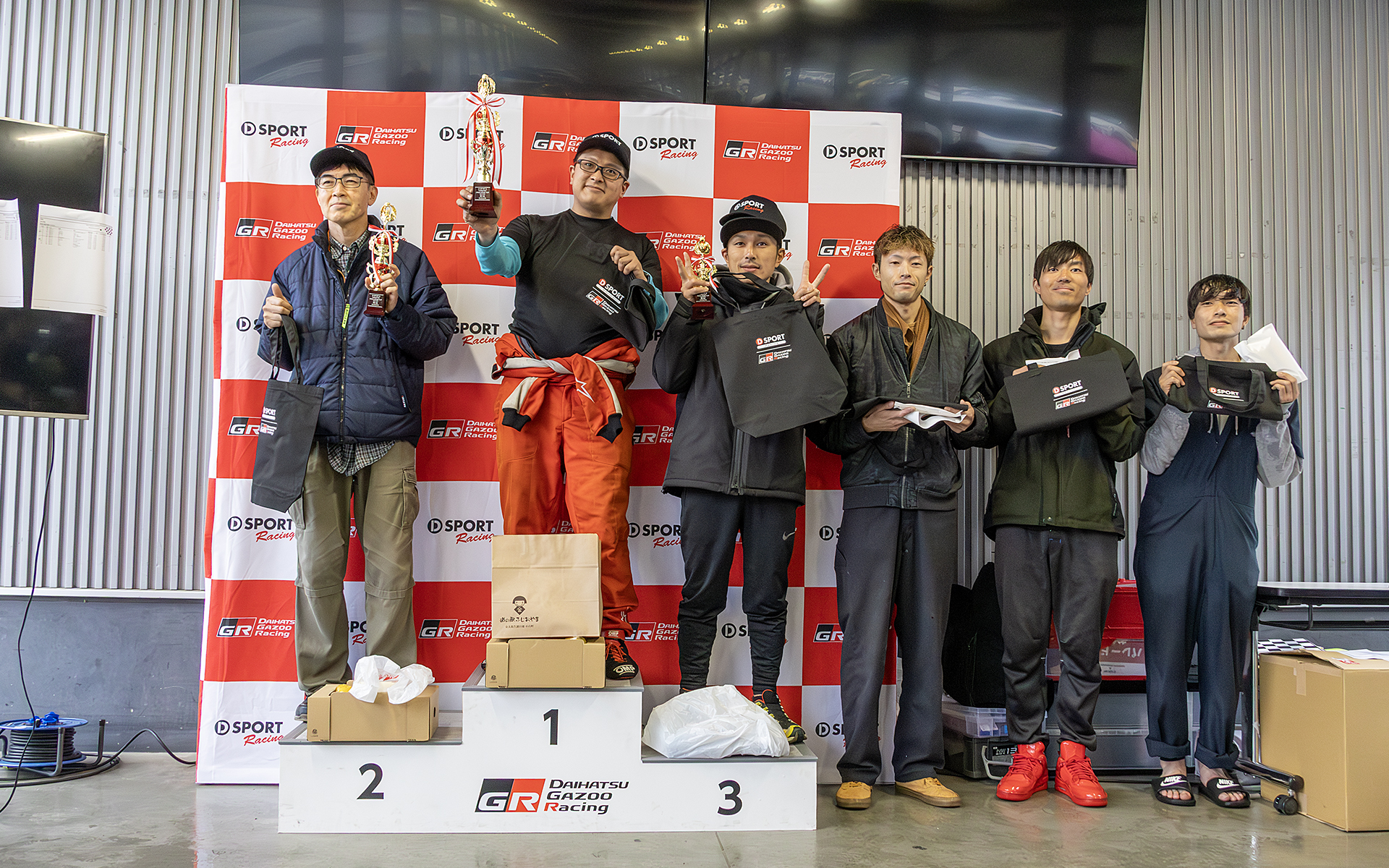 NAクラス表彰式。6位まで表彰された