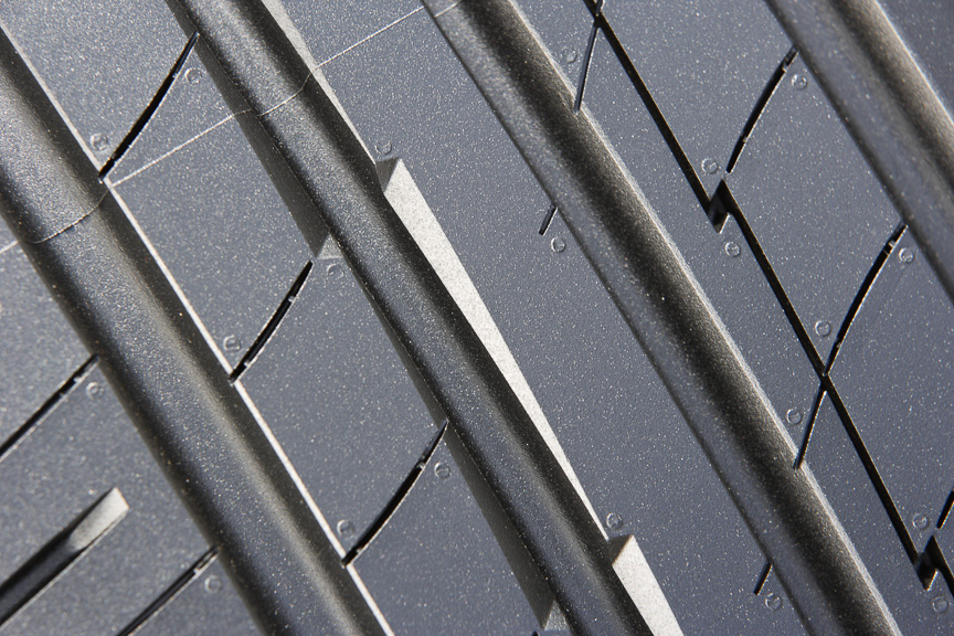 ブルーアース・エースのトレッドパターン