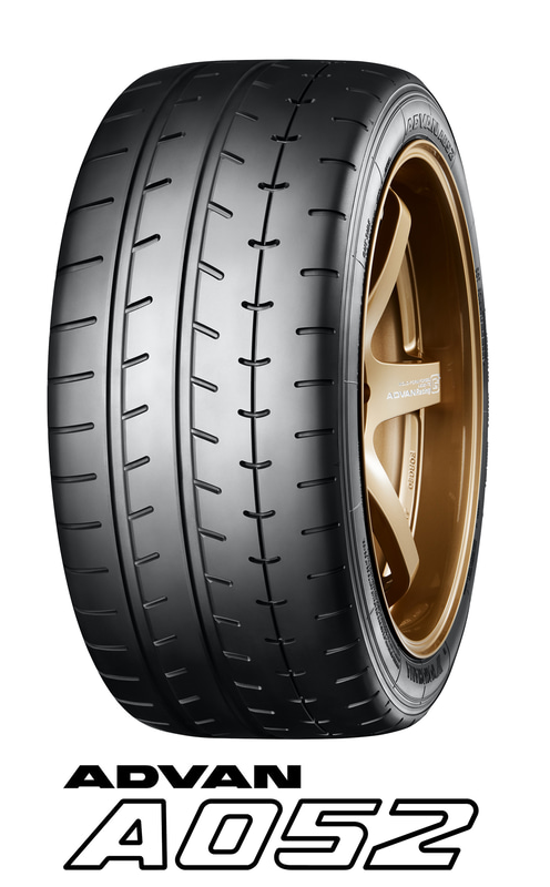 横浜ゴム アドバン A052