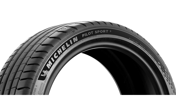 サイドウォールの全周にわたって施された「フルリング プレミアムタッチ」