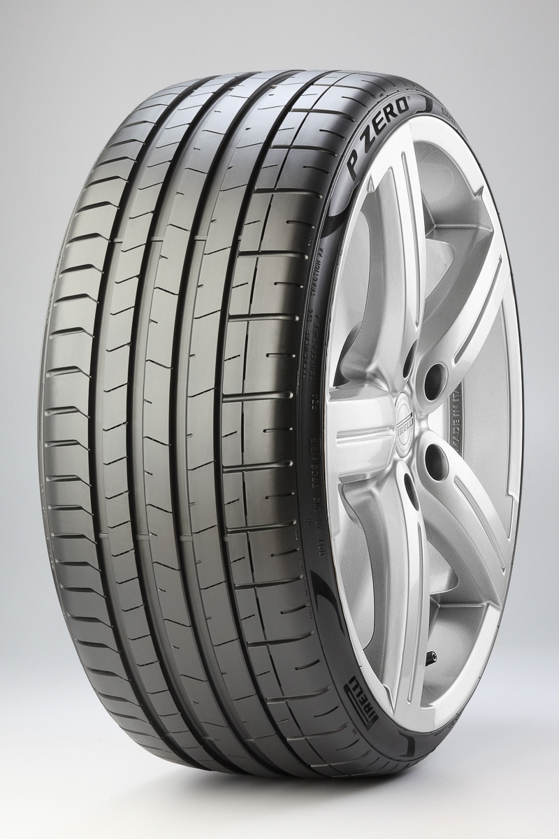 ピレリ P ZERO（PZ4）