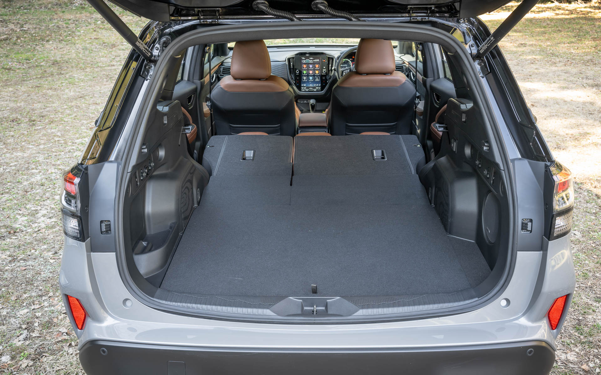 Premium S：HEV EXのラゲッジ。シートアレンジのパターンは全グレード共通