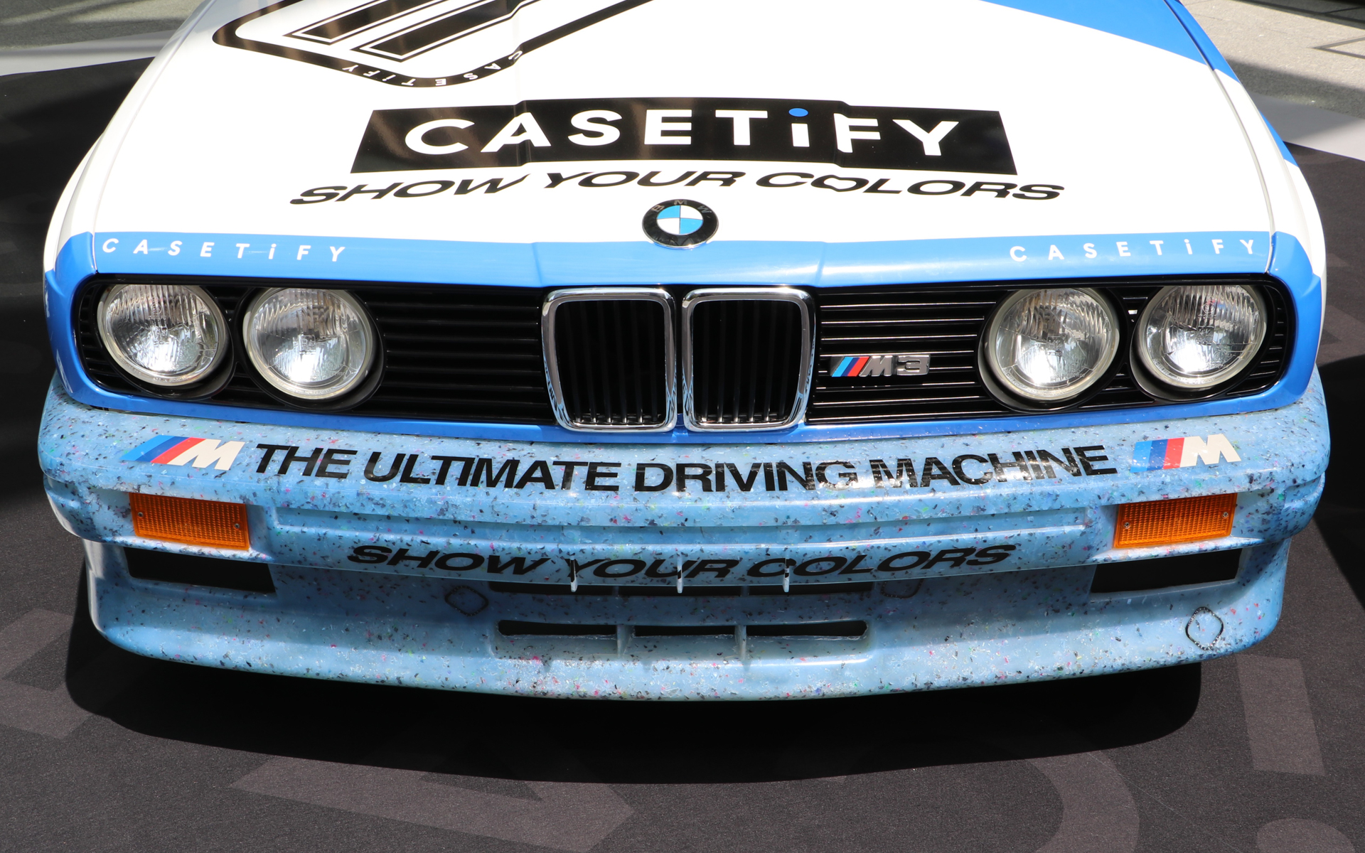 フロントバンパーはCASETiFYのスマホケースの材料をアップサイクルしたものとなっている