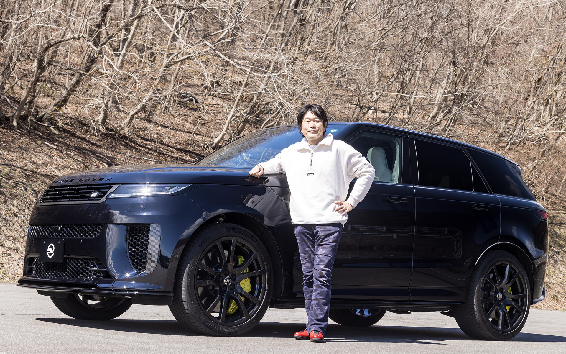 富士スピードウェイのショートコースでレンジローバー スポーツ SV EDITION TWOに試乗