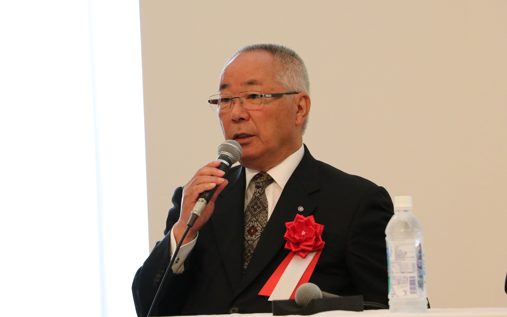 屋久島町長 荒木耕治氏
