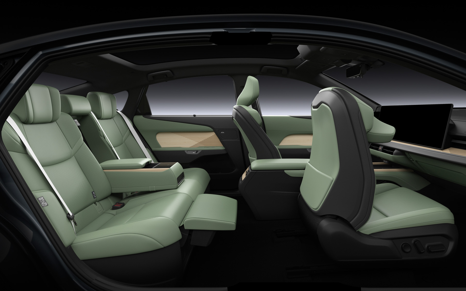 車内空間をリビングのように使えるよう、助手席ではオットマンやバニティミラー、ダブルモニターを設定。リア席には、シートクッションに内蔵するエアブラダーが大腿部から背中までを押圧するリラクゼーション機能を搭載し、リクライニング、オットマンや助手席の大前倒しにより、さらに広がり感のある空間を創出するパッケージを設定