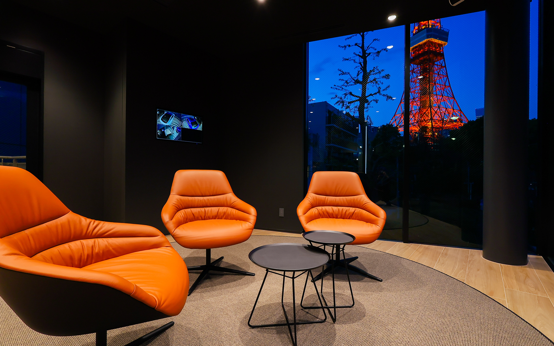 夜になると雰囲気が一気に変わる