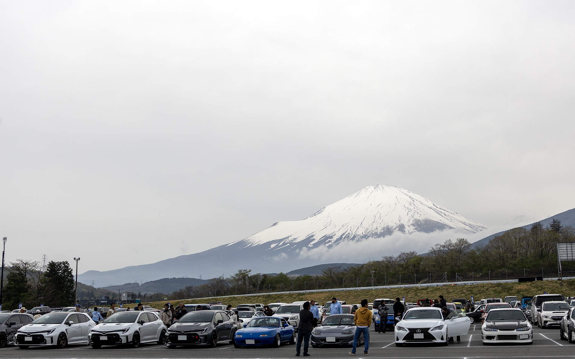 前日までは雨の予報もあったが、終日雨が降ることもなく、適度な曇り空だったので過ごしやすい1日となった