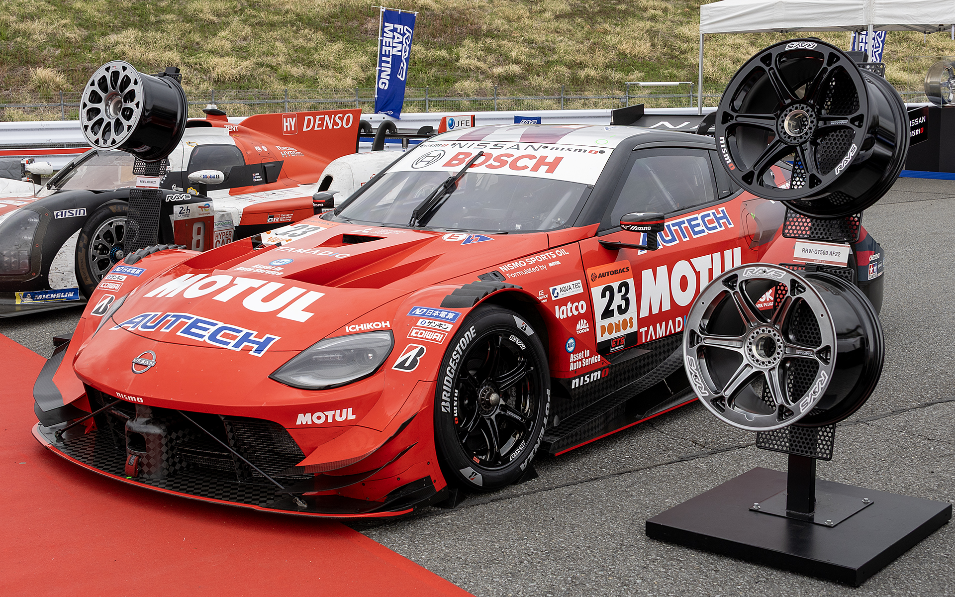SUPER GT GT500クラスの23号車。MOTUL AUTECH Z