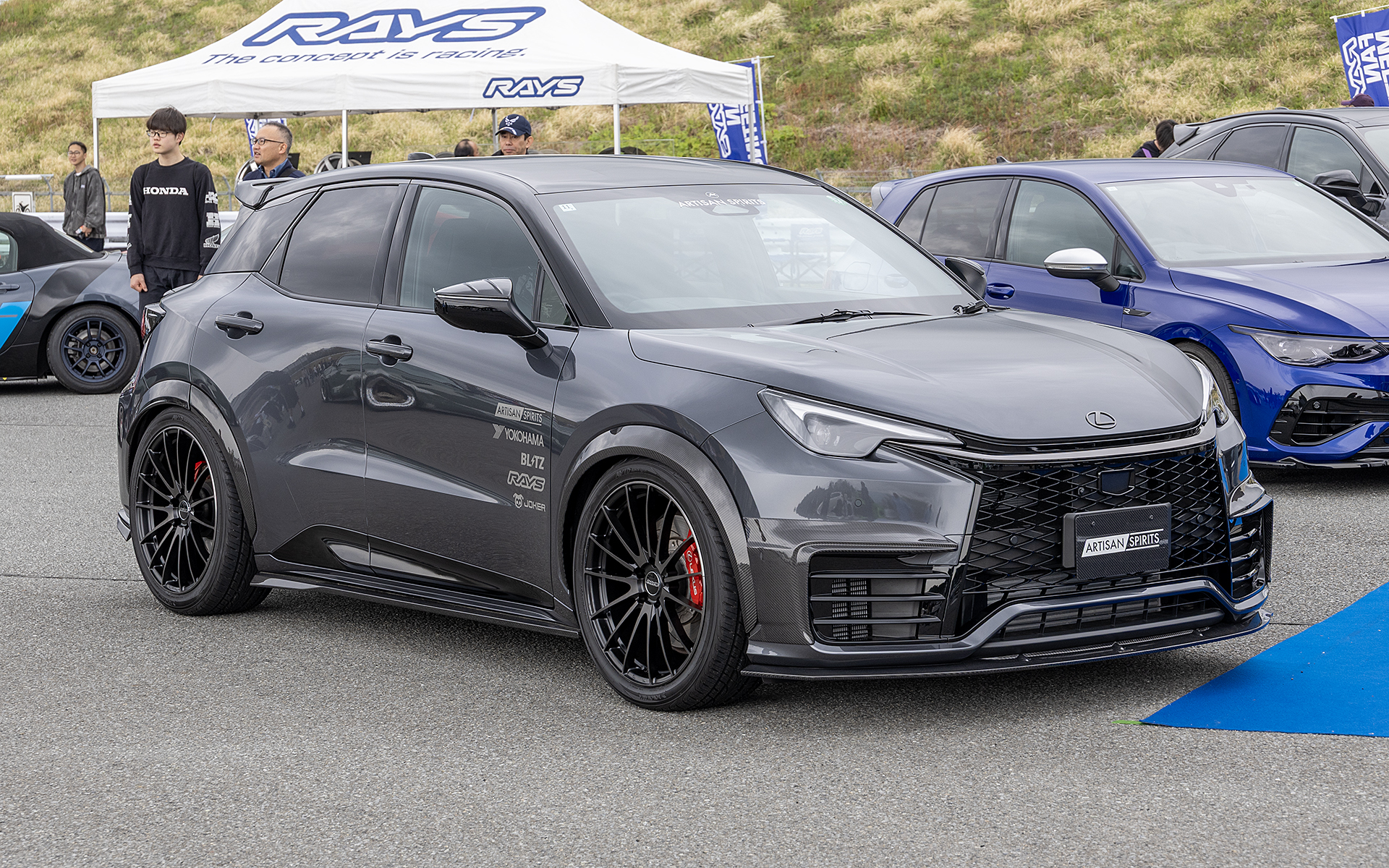 アーティシャンスピリッツデモカー。レクサス LBX MORIZO RR。VMF L-01