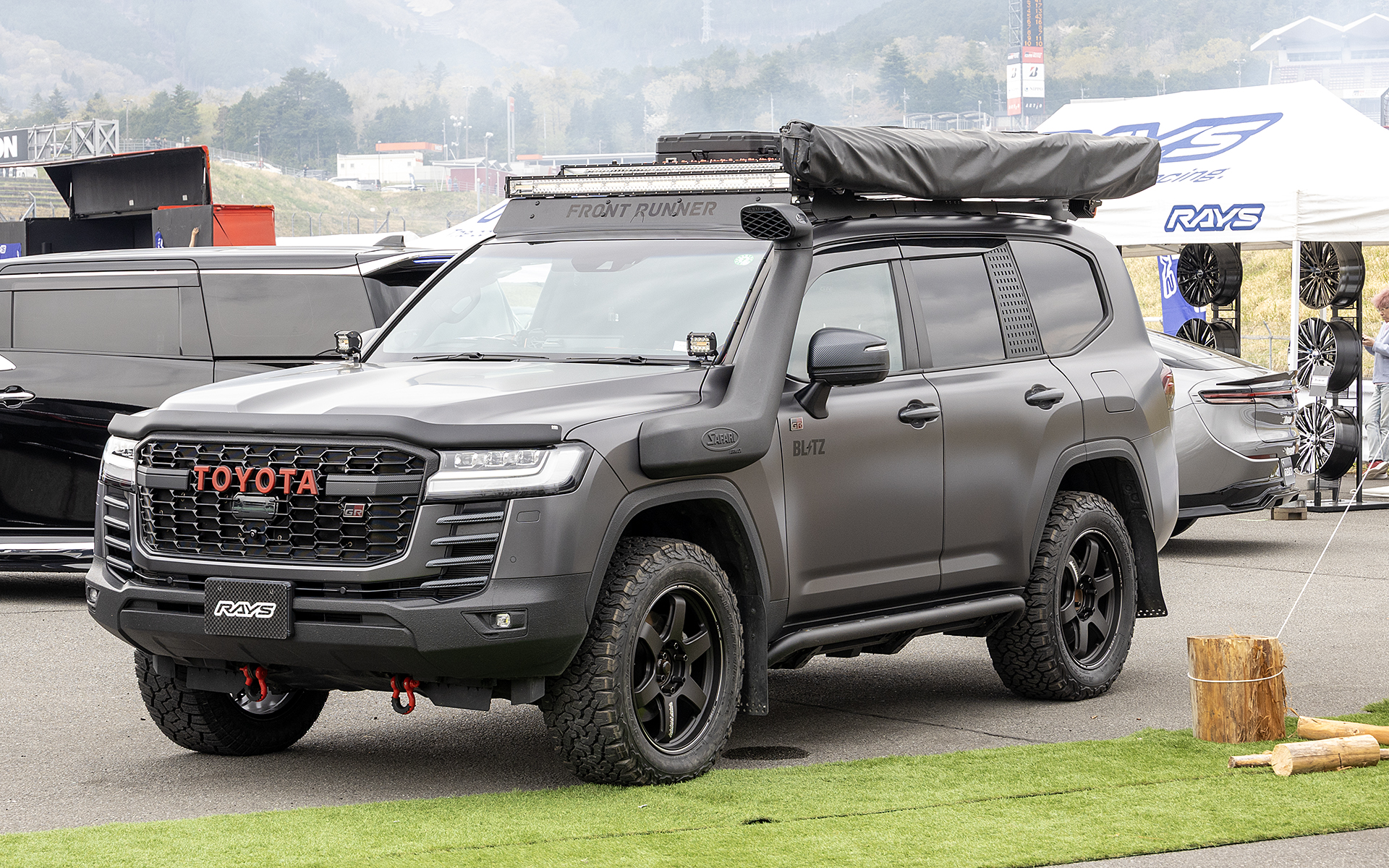 トヨタ ランドクルーザー 300GR。Ｍ8 Black Edition