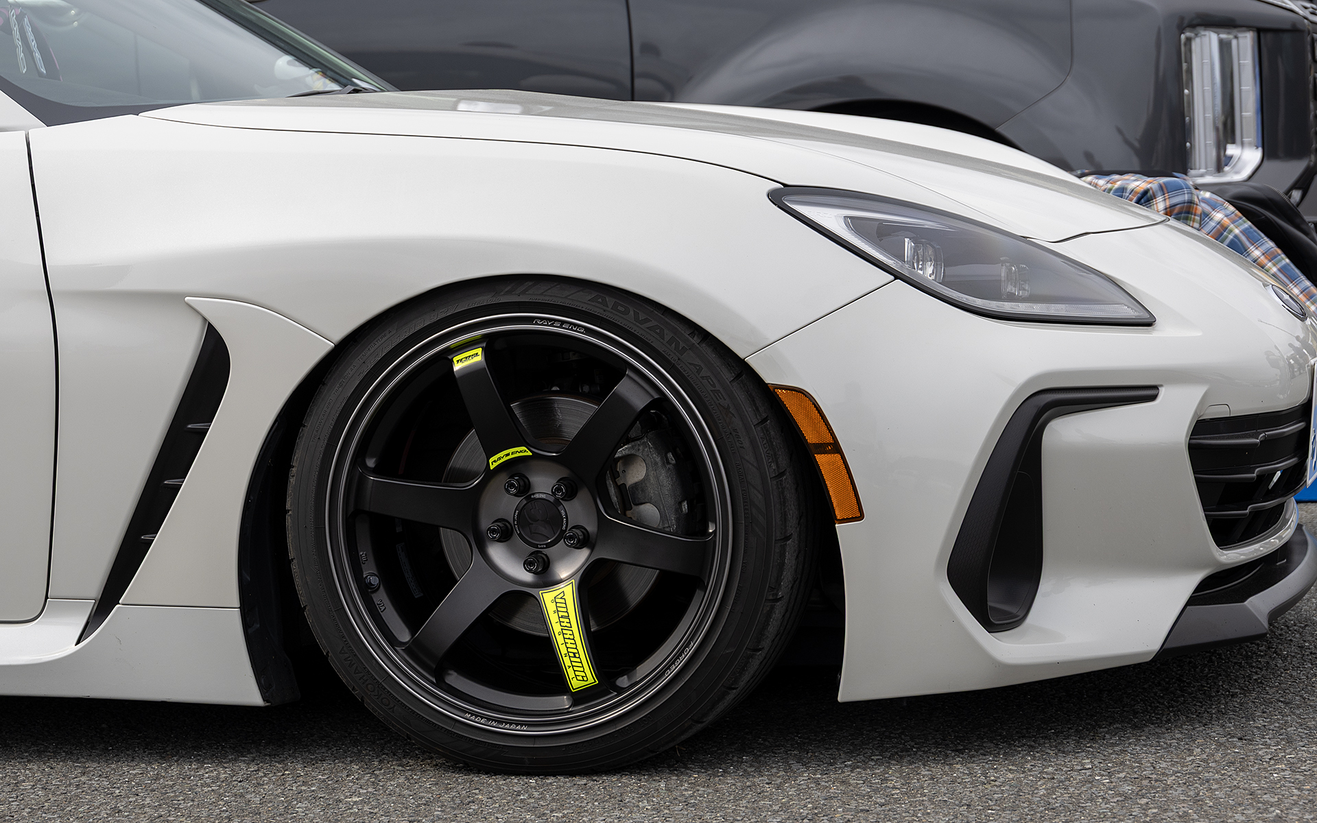 海外専用モデルのボルクレーシングTE37 SAGAを履く