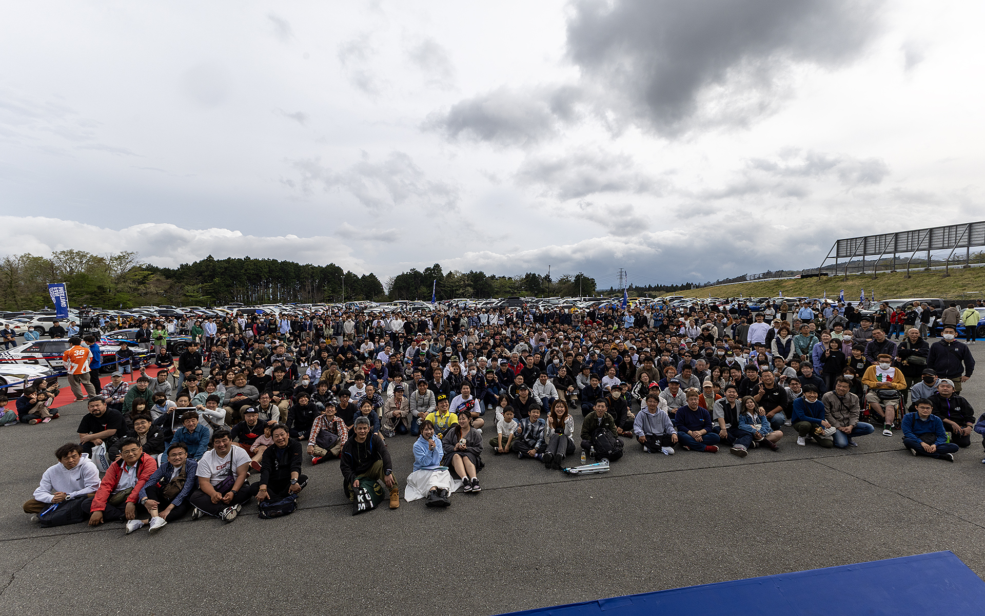 閉会式の記念撮影。最後まで雨は降らず、過ごしやすい環境の中、無事に閉会した