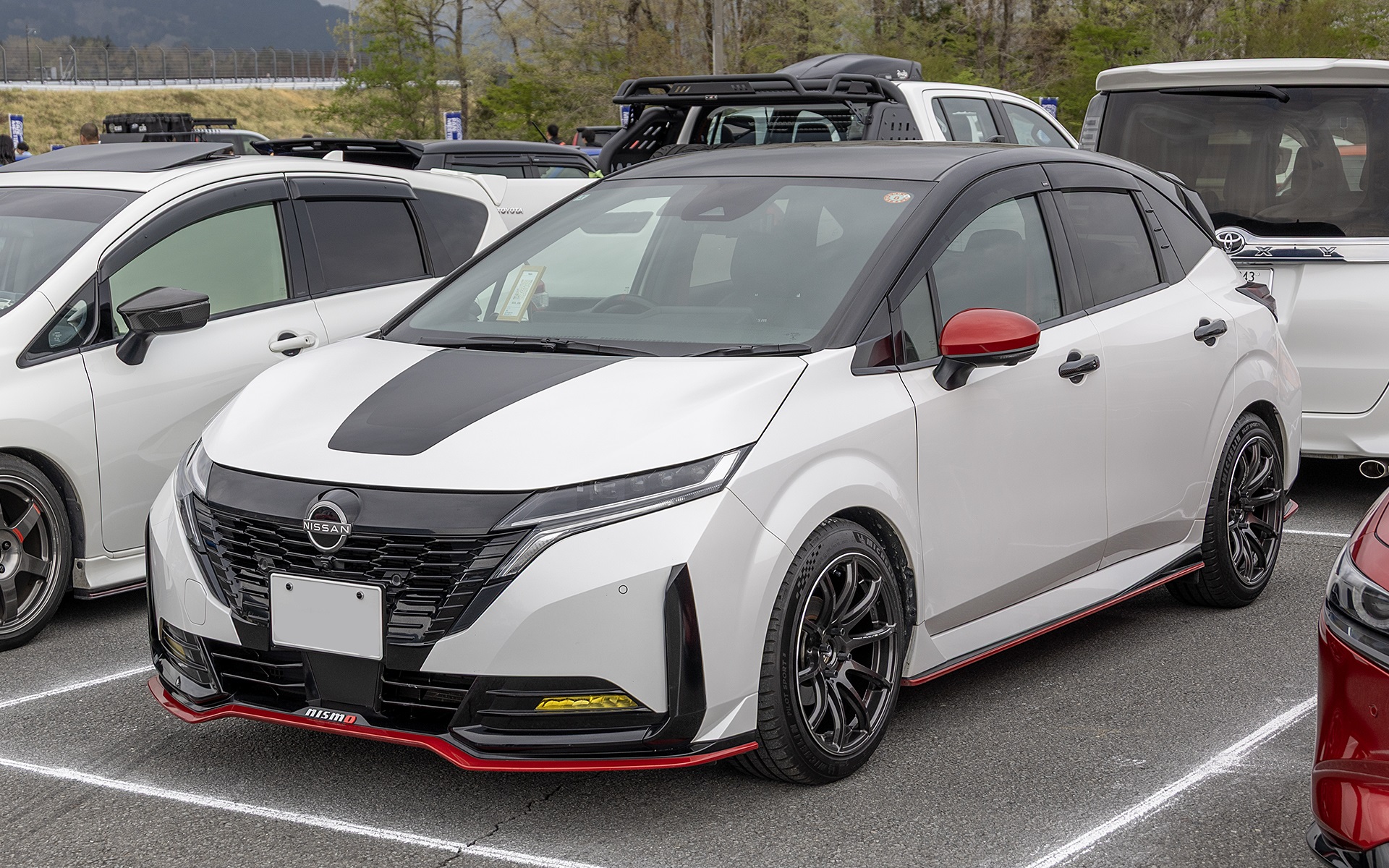 日産「ノート オーラ NISMO」