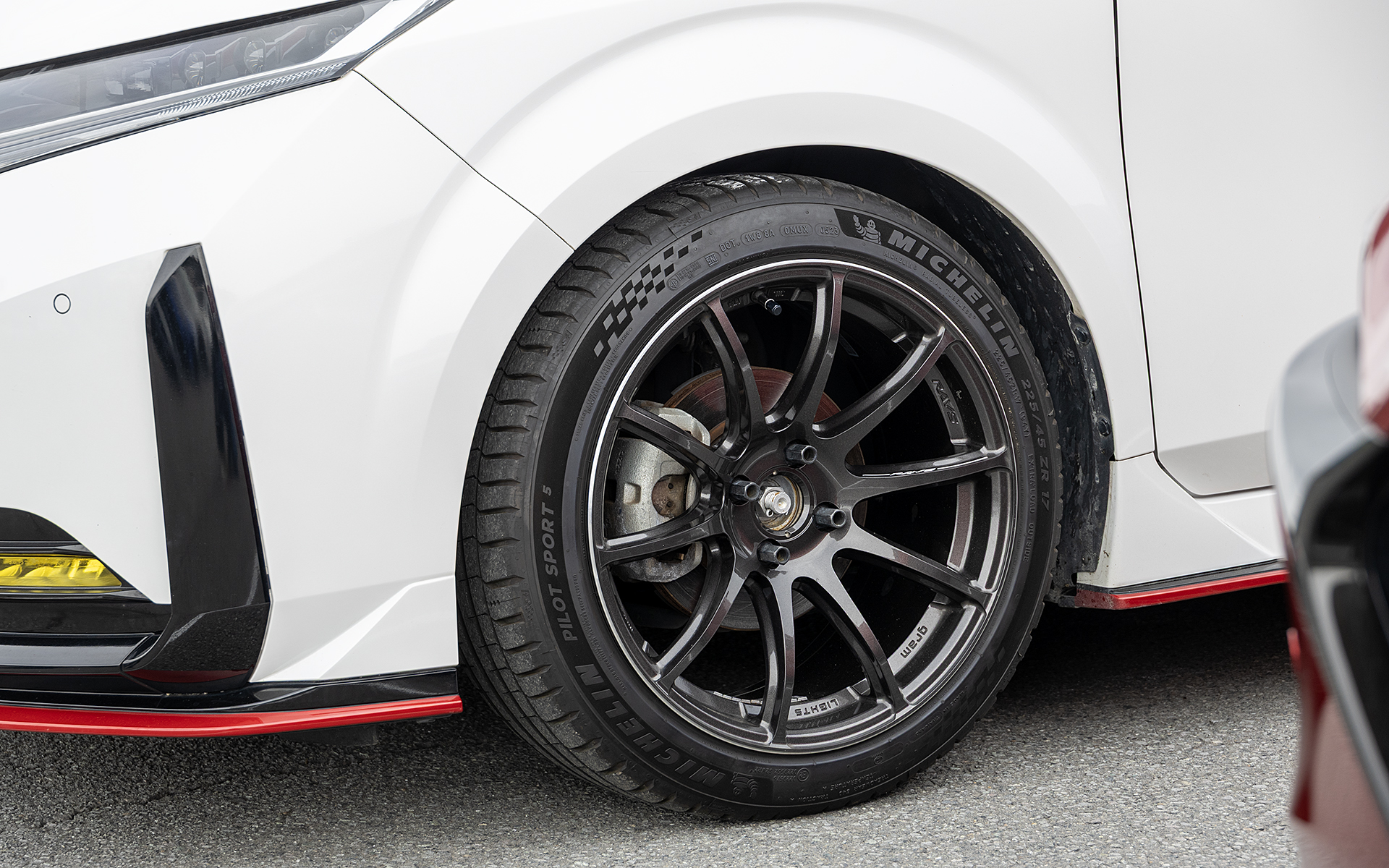 日産「ノート オーラ NISMO」