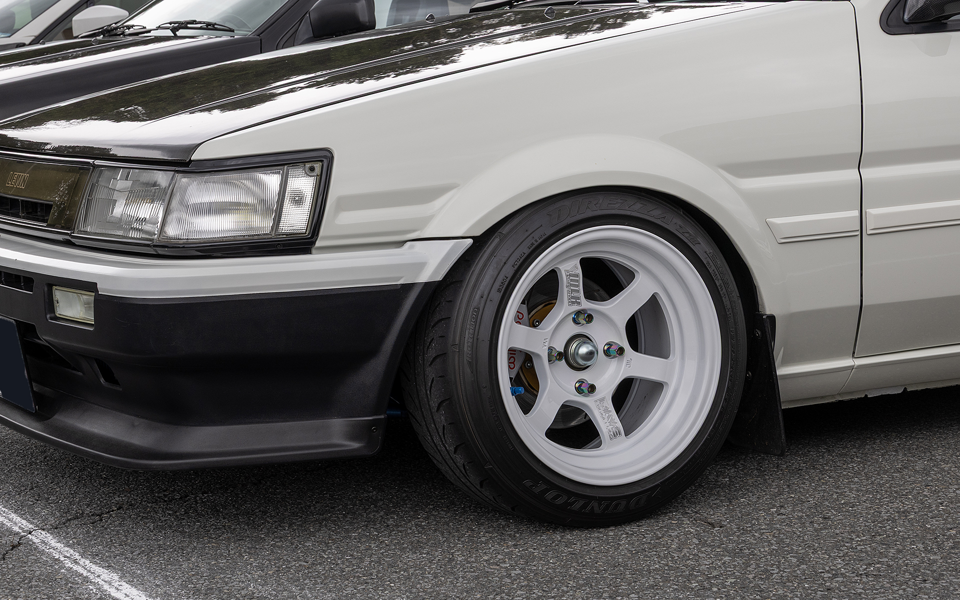 トヨタ「カローラレビン」