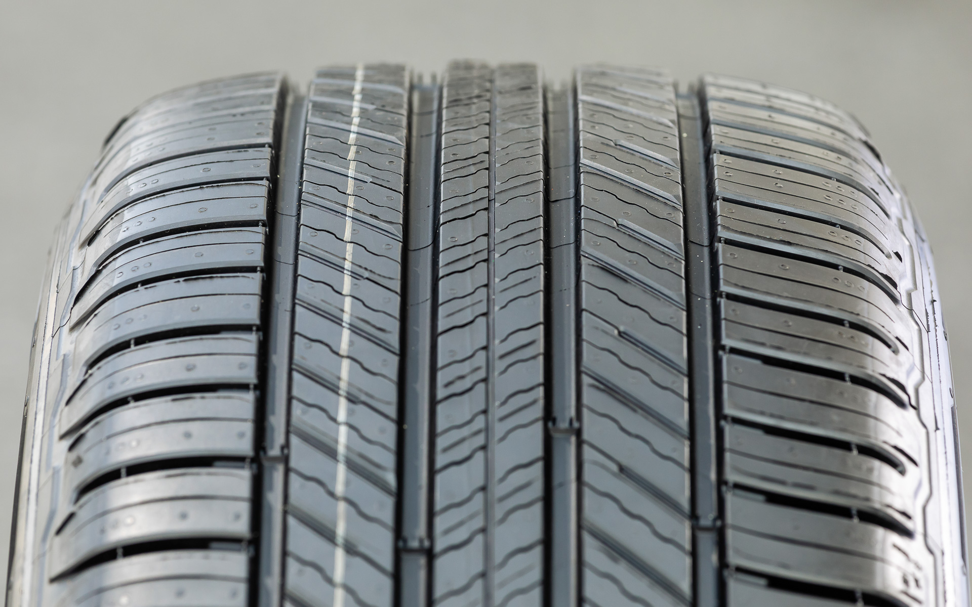 プライマシー SUV＋のトレッドパターン